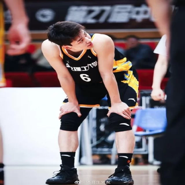 篮球季后赛走势解析:数据视角揭秘第97组竞逐
